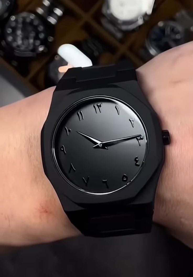 Arabic dial Black Arabic dial watch