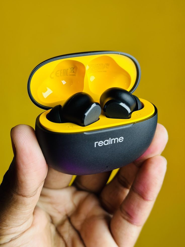 Realme EarBuds T01 Truly Wireless in-Ear Earbuds with AI ENC for Calls, 13mm Dynamic Bass Driver, Upto 28Hrs Battery,88mm